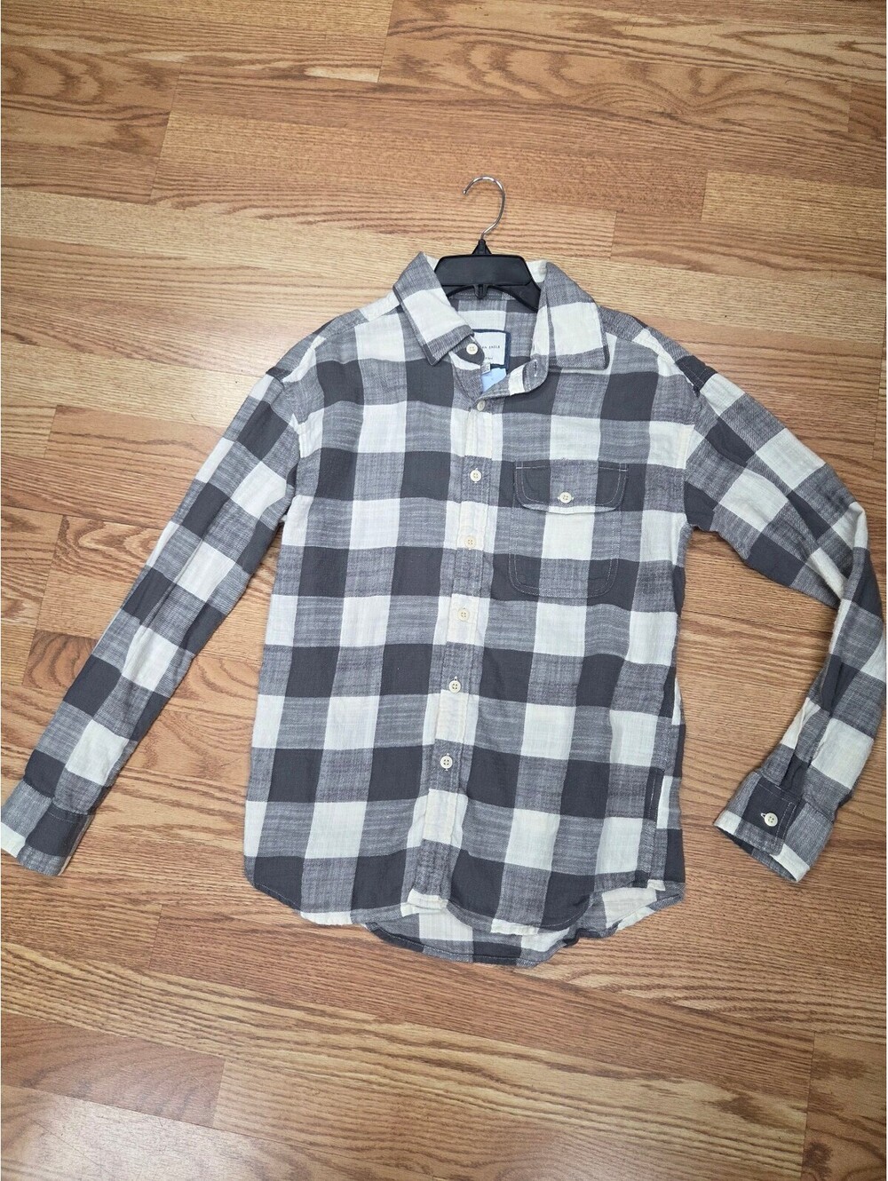 American Eagle Mens Super Soft Gray and White Checkered Button-Up Shirt XS